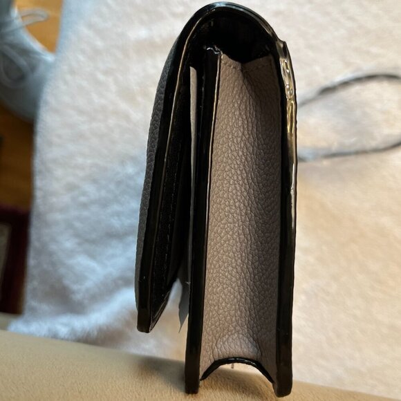 Victoria Secret Phone Wristlet Quilted  front Flap Snap  Close - Picture 8 of 11